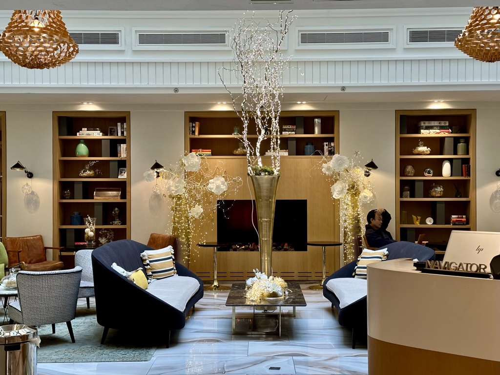 Louis Vuitton Heathrow Terminal 5 - Review of Louis Vuitton, London,  England - Tripadvisor