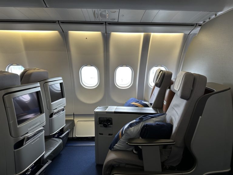 Review Lufthansa A340 600 Business Class Munich Miami Live And Lets Fly 3503