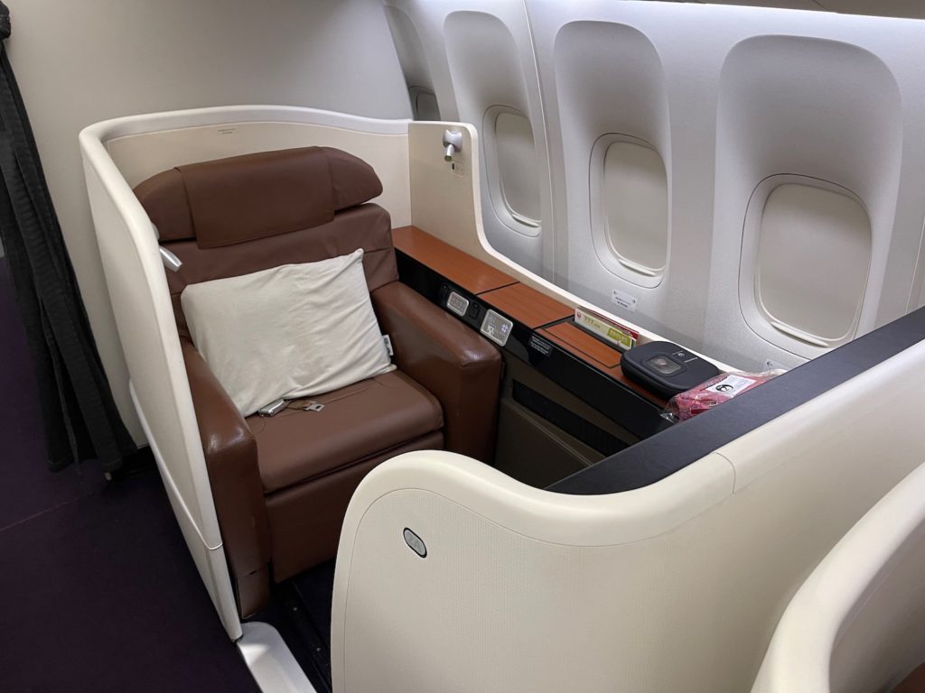 Review: JAL 777-300ER First Class Los Angeles - Tokyo - Live and Let's Fly