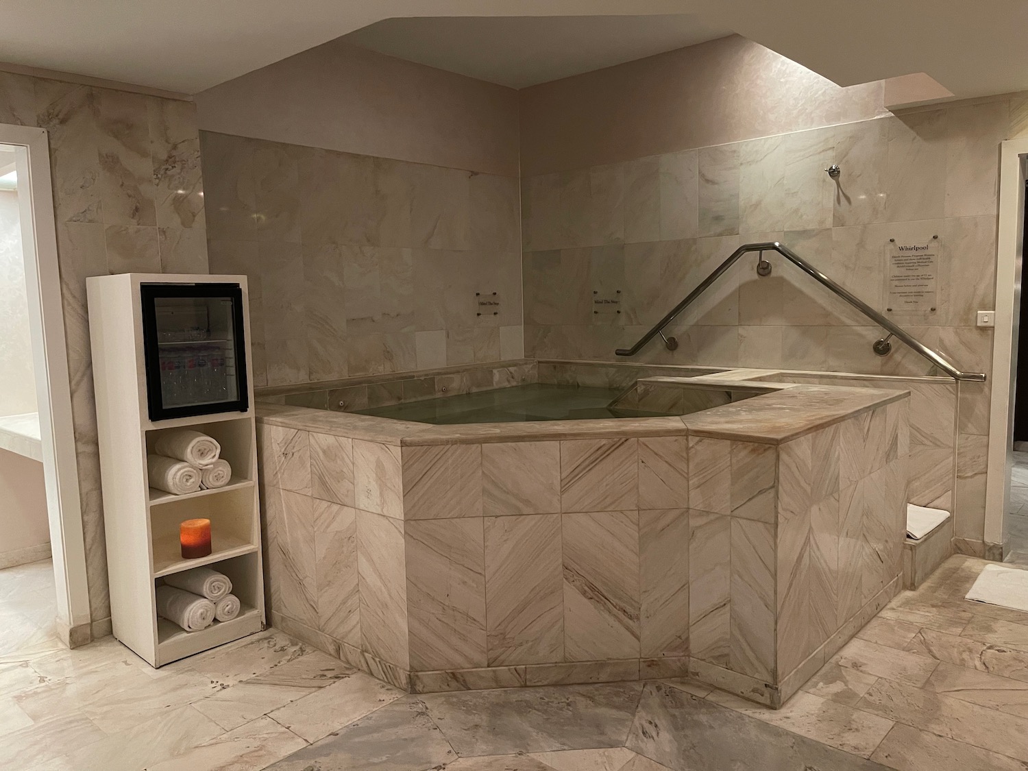a large jacuzzi in a room