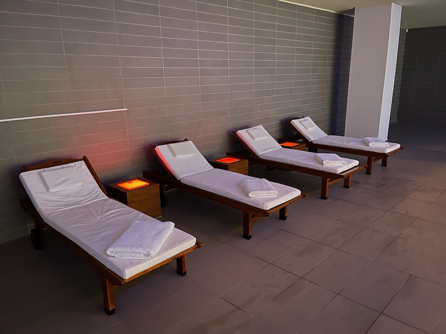 a row of chairs in a room