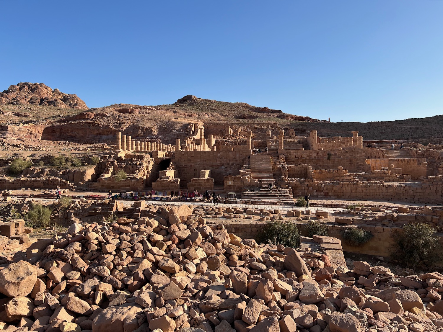 a stone ruins in the desert