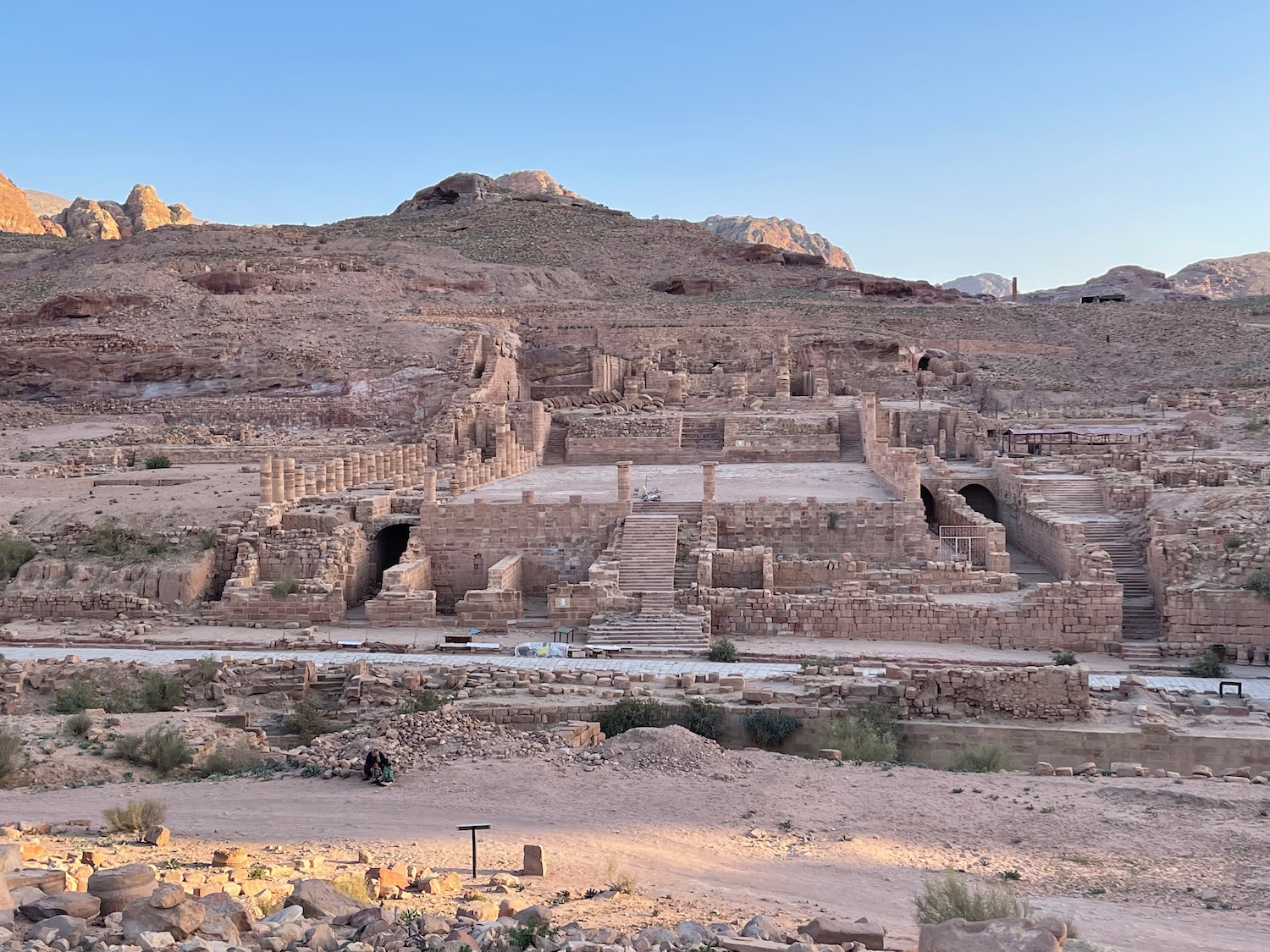 a stone ruins in a desert