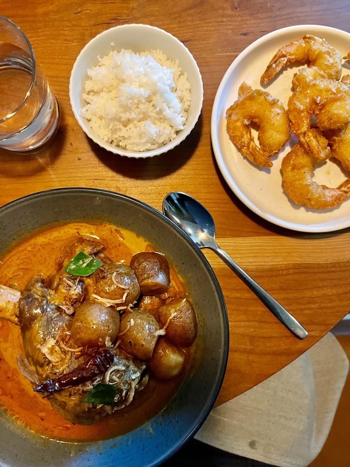Pusadees garden red curry and lamb shank
