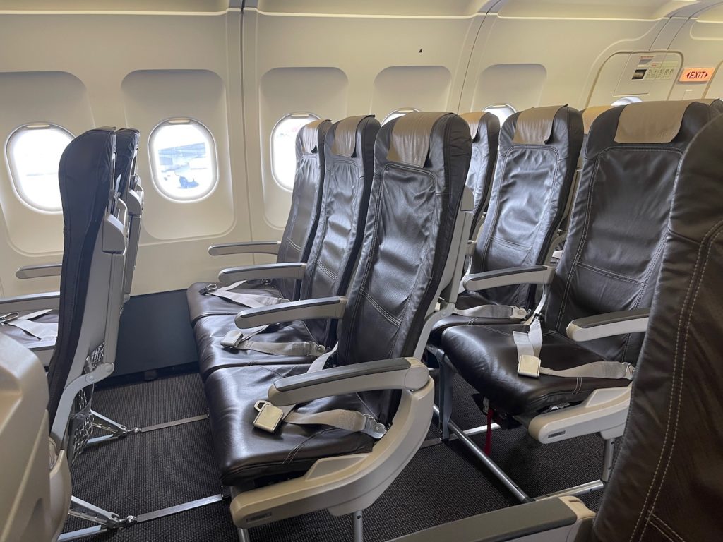 Review: SWISS A320 Economy Class - Live and Let's Fly