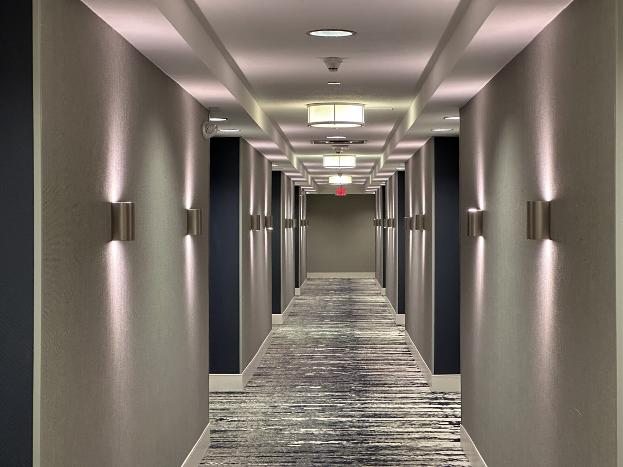 Hilton Shreveport hallway