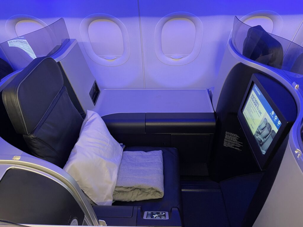 Review JetBlue A321 Mint "Reverse Redeye" New York Los Angeles