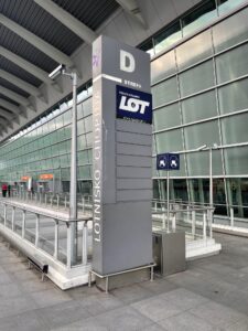 Review: LOT Polish 787-8 Business Class Warsaw - New York - Live and