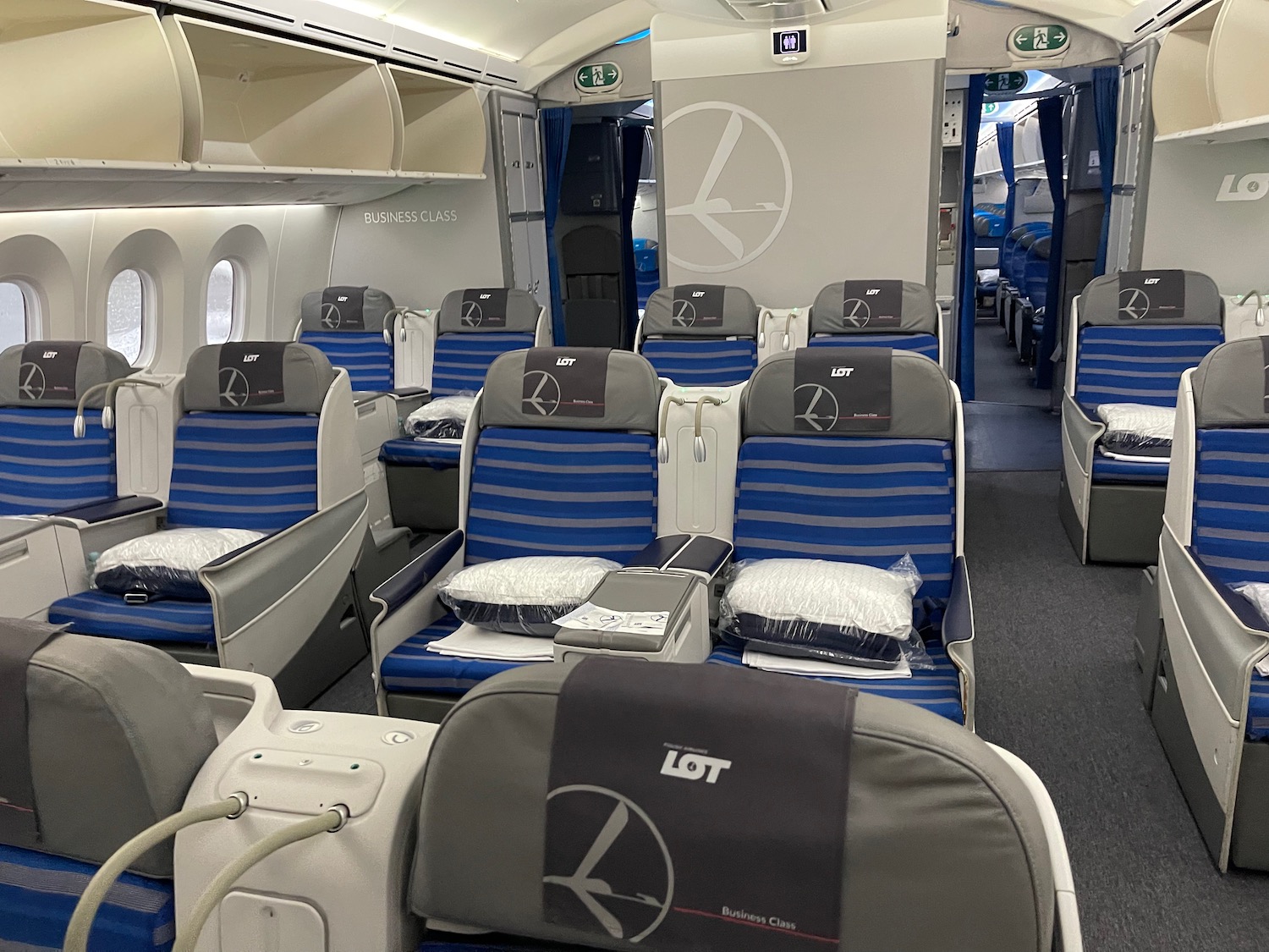 READER REVIEW: LOT Polish Airlines B787 Business Class review