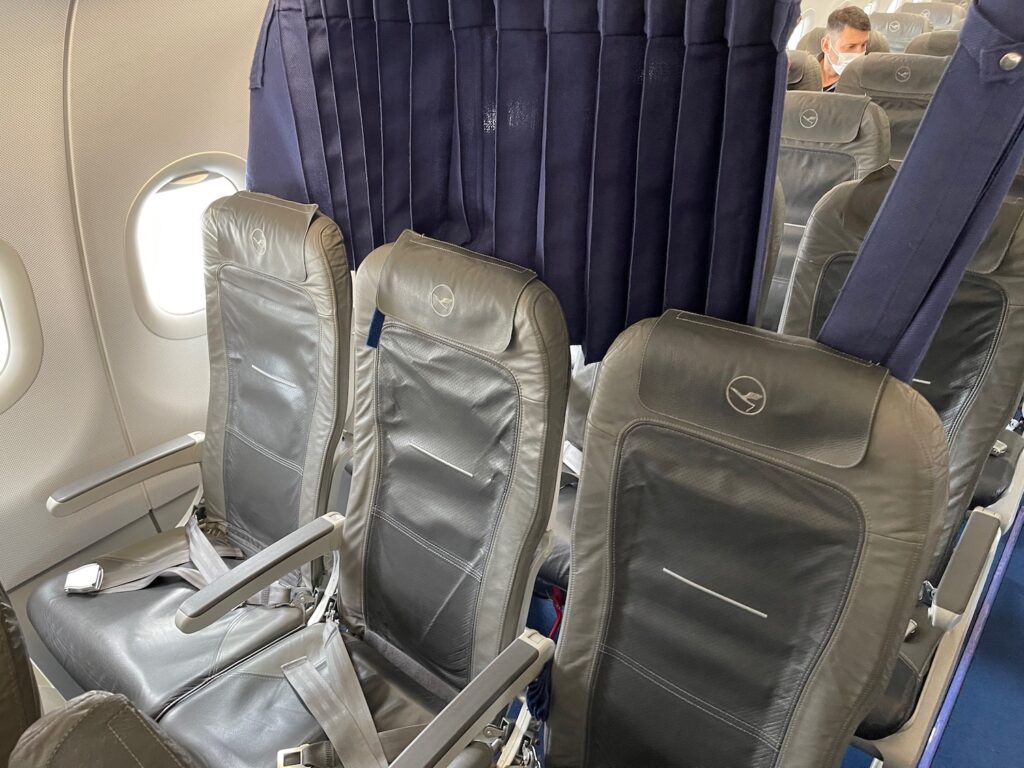 Review: Lufthansa A320neo Business Class - Live and Let's Fly