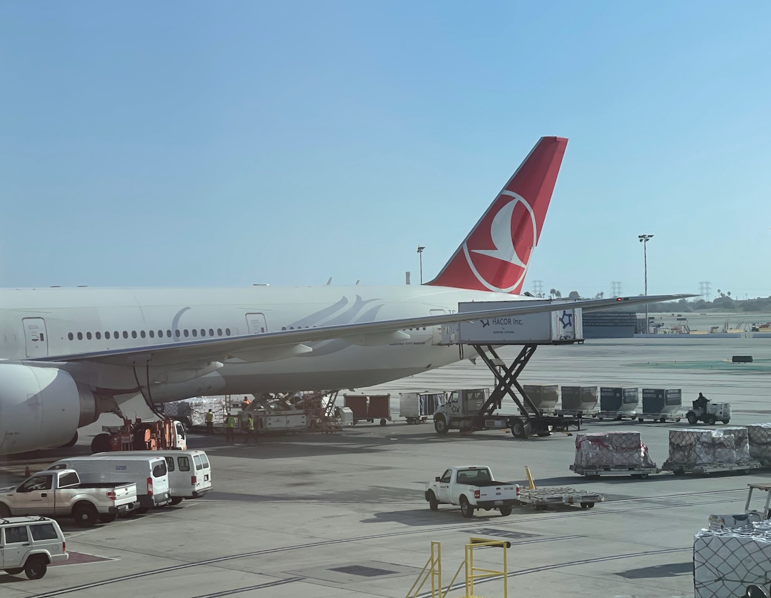 Review: Turkish Airlines 777 Business Class Los Angeles - Istanbul - Live  and Let's Fly