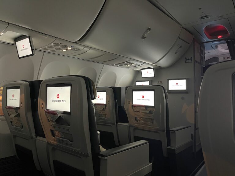 Review: Turkish Airlines 737 MAX 8 Business Class - Live and Let's Fly