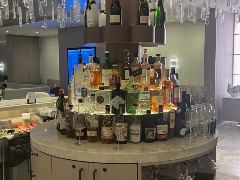 Review: Chelsea Lounge New York (JFK) - First Class Lounge For American ...