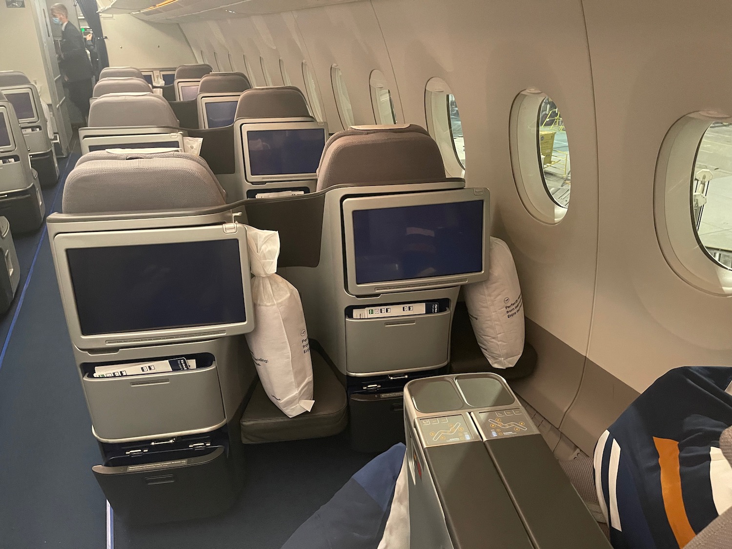 Review: Lufthansa A350-900 Business Class San Francisco - Munich