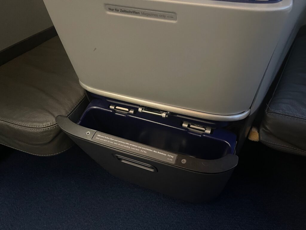 LUFTHANSA A350 900 BUSINESS CLASS REVIEW visual data 4