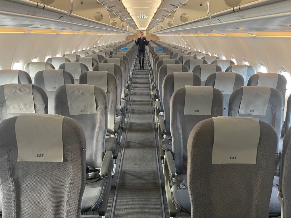 Review: SAS A320 Plus Copenhagen - Faroe Islands - Live and Let's Fly