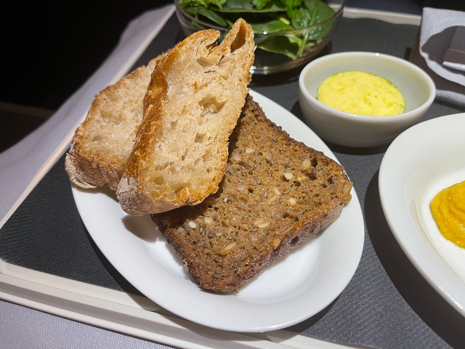 a plate of bread and sauce