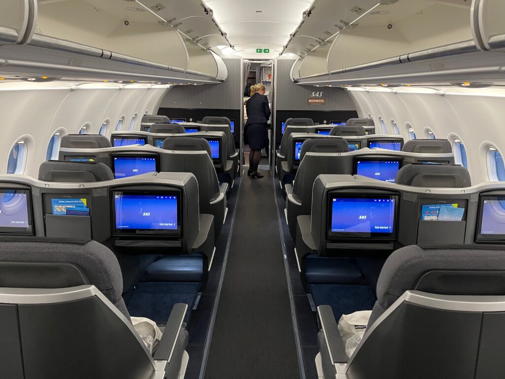 Review: SAS A321LR Business Class - Live and Let's Fly