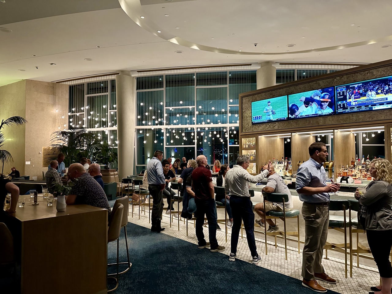 Hyatt Regency Orlando bar