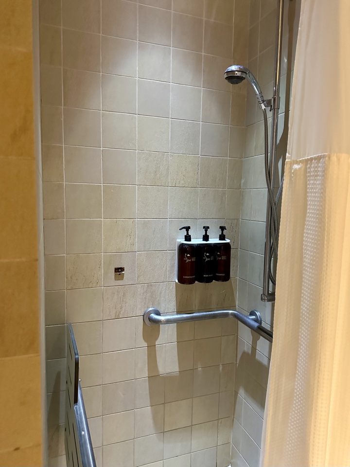 Hyatt Regency Orlando lockerroom with shower