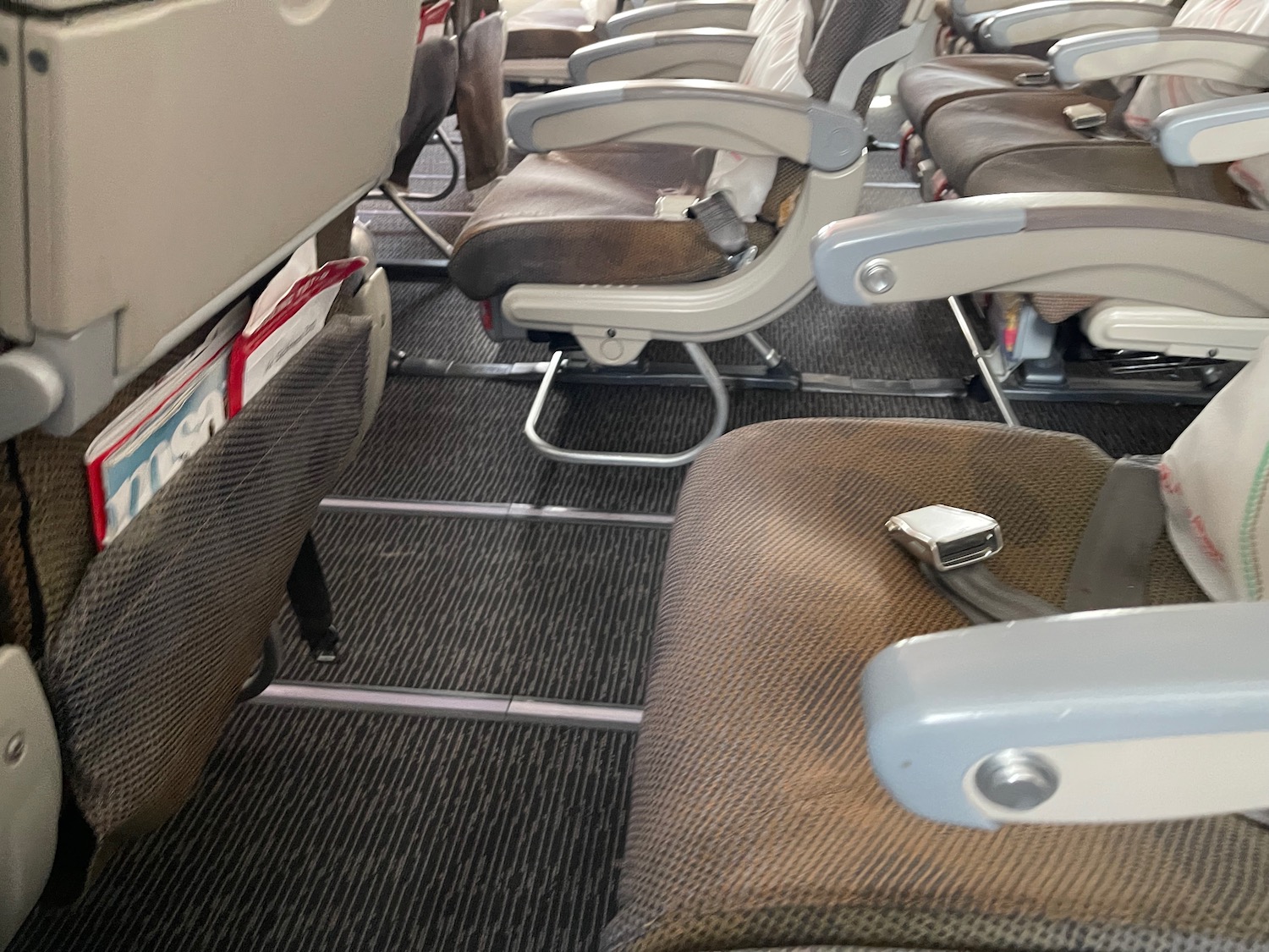 Legroom on Kenya Airways 787-8 Economy Class