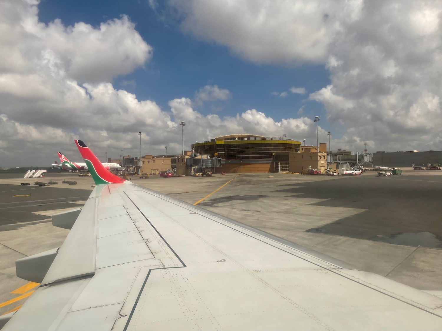 an airplane wing on a runway