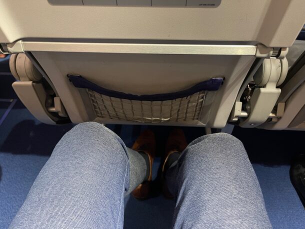 Review: Lufthansa A320-200 Economy Class - Live and Let's Fly