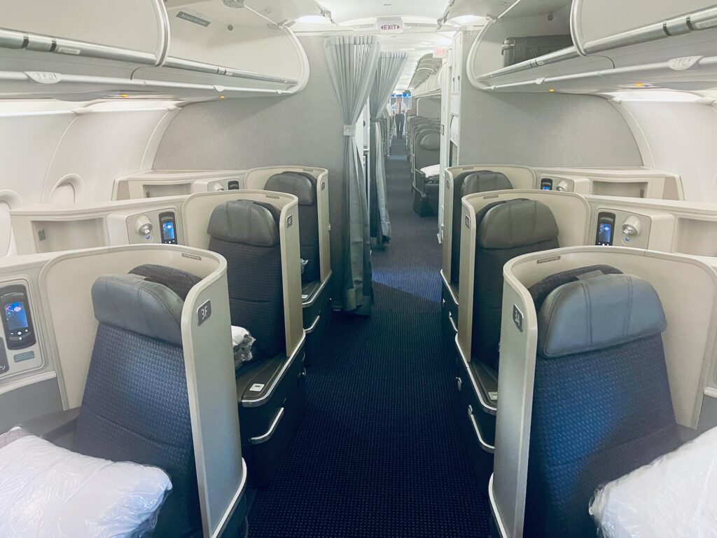 The Dismal State Of American Airlines Flagship First Class - Live and ...