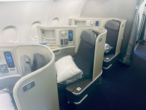 The Dismal State Of American Airlines Flagship First Class - Live and ...