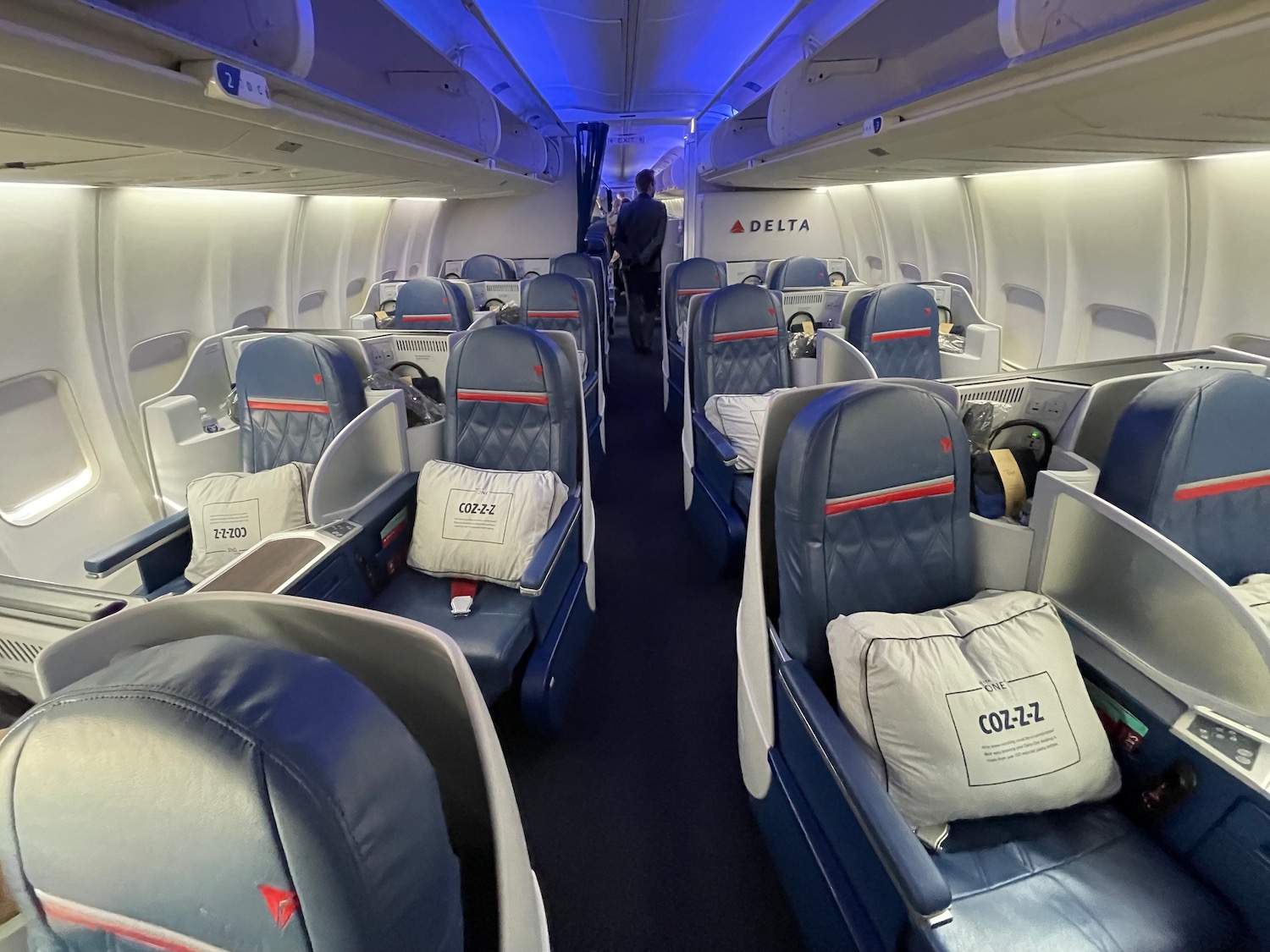 Delta 757 store business class