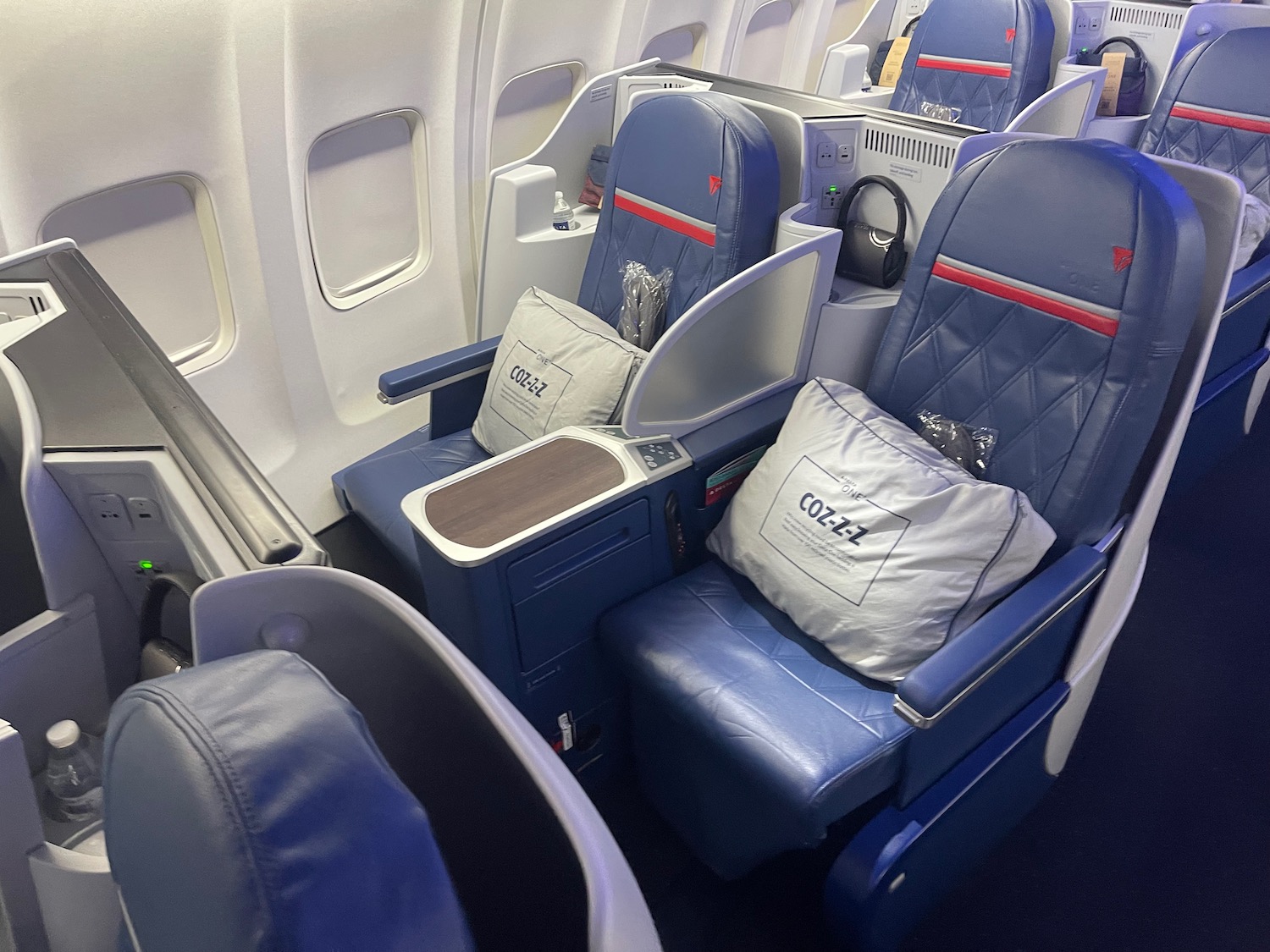 757-200 35F or 36F - both seemingly have great legroom. Which is ideal for  redeye sleep SFO-JFK? : r/delta