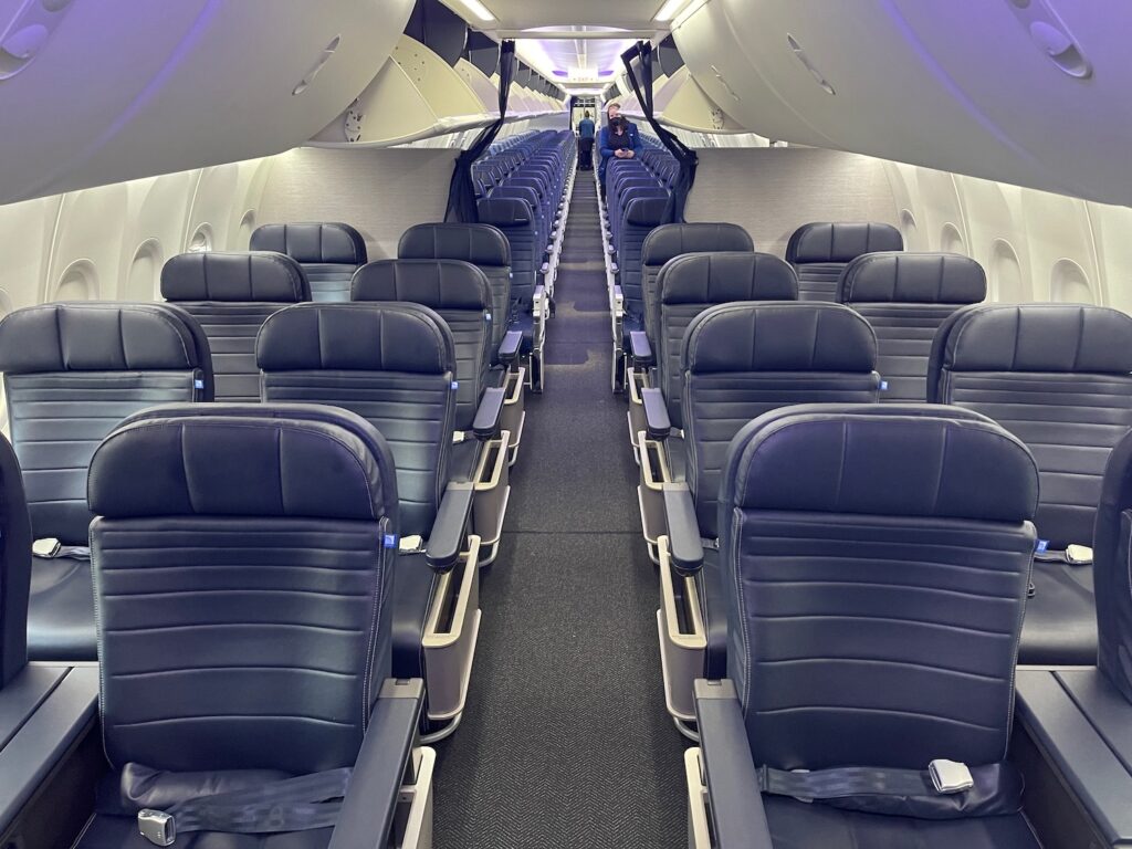 Review: United Airlines 737 MAX 8 First Class - Live and Let's Fly