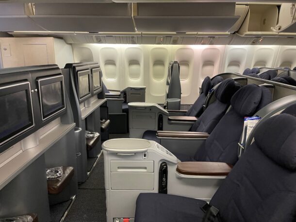 I Flew United’s 777-200 With Eight Seats Across In Business Class ...