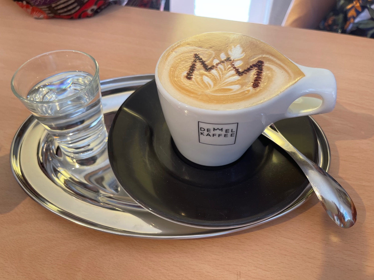 Nice Espresso In Lichtenstein - Dwell and Let's Fly | Digital Noch Digital Noch