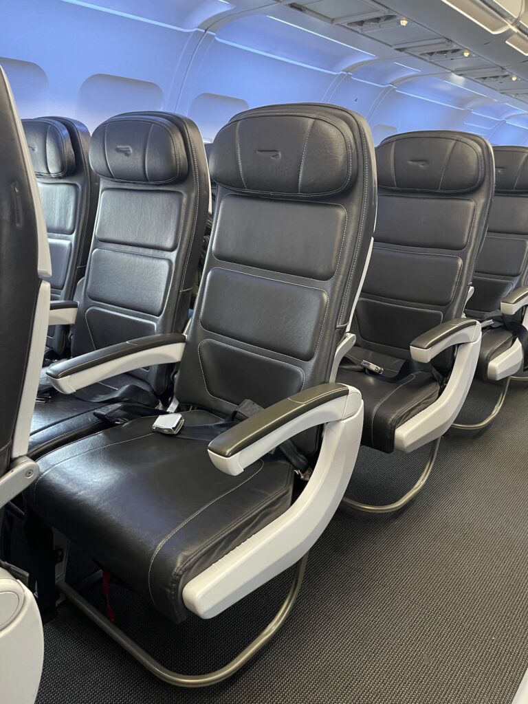 Review: British Airways A319 Business Class - Live and Let's Fly