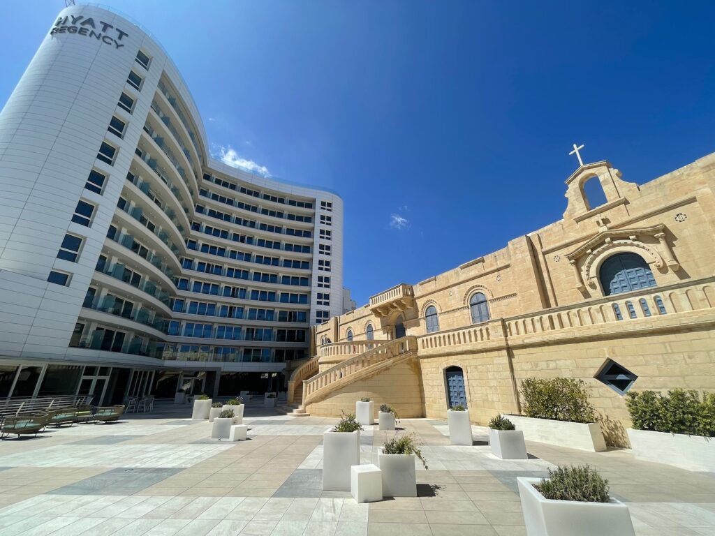 Review Hyatt Regency Malta Live and Let's Fly
