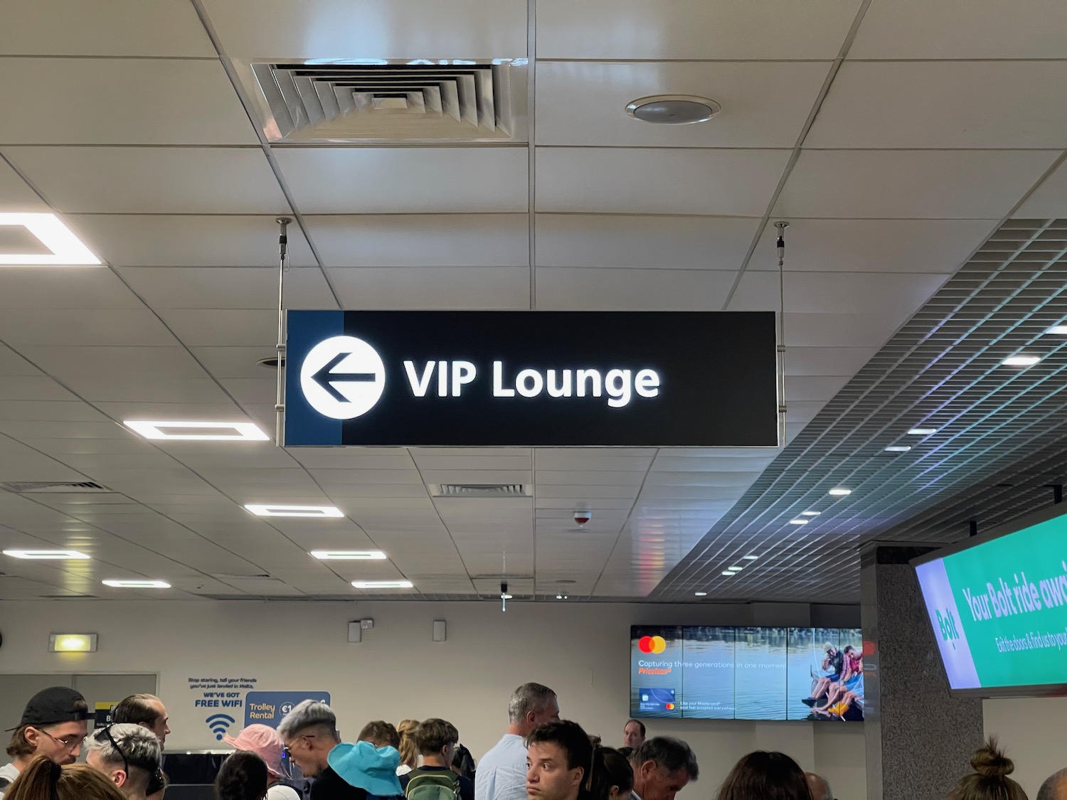 Evaluate: VIP Arrivals Lounge Malta (MLA) - A Nice Shock - Dwell and Let's Fly | Digital Noch Digital Noch