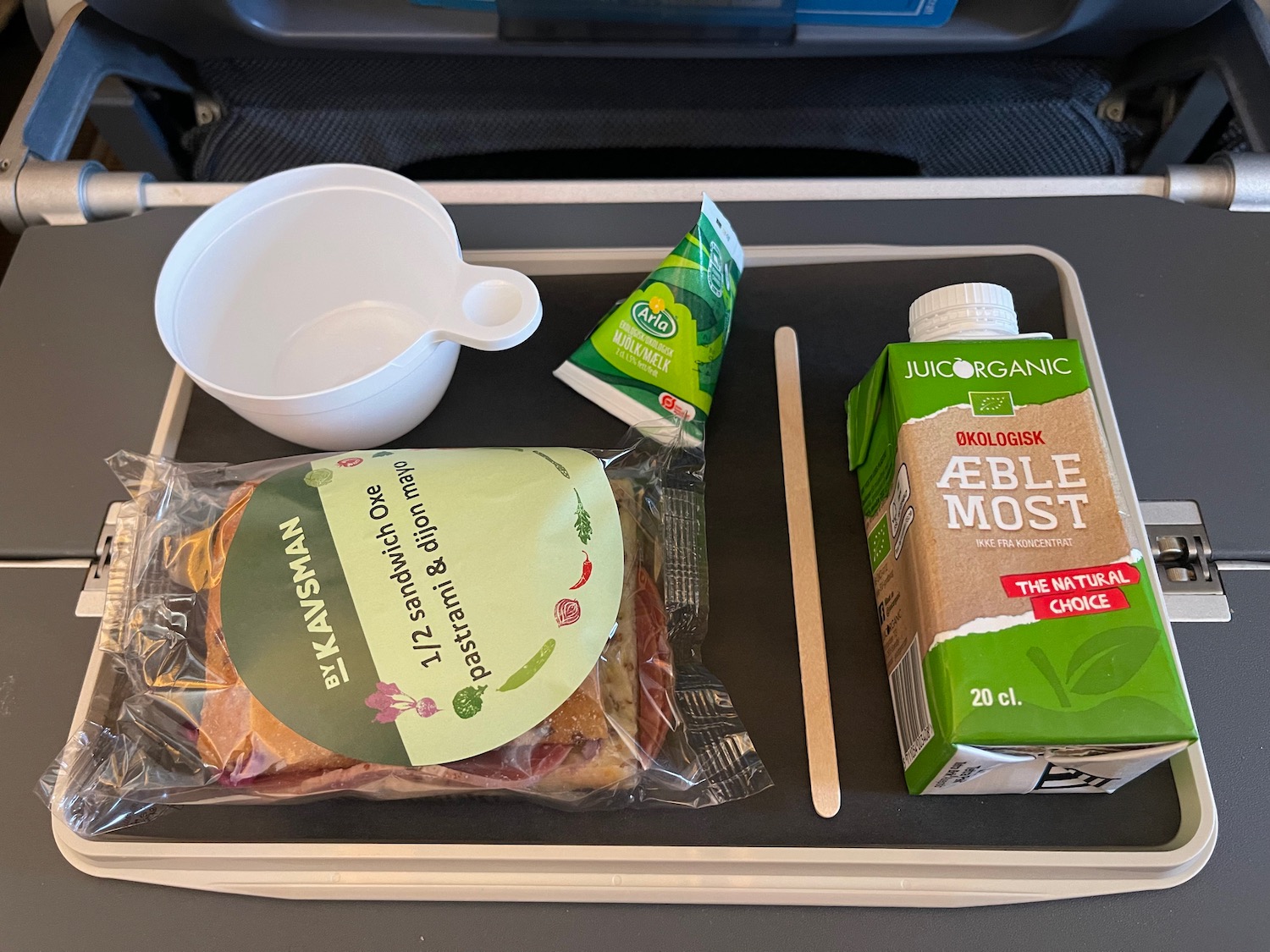 a tray with food and a drink on it