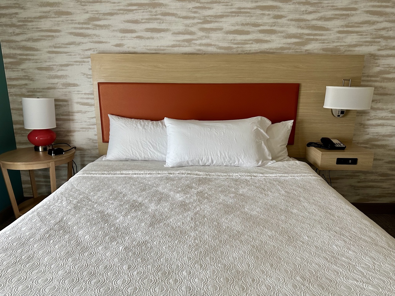 home2 suites orlando bed