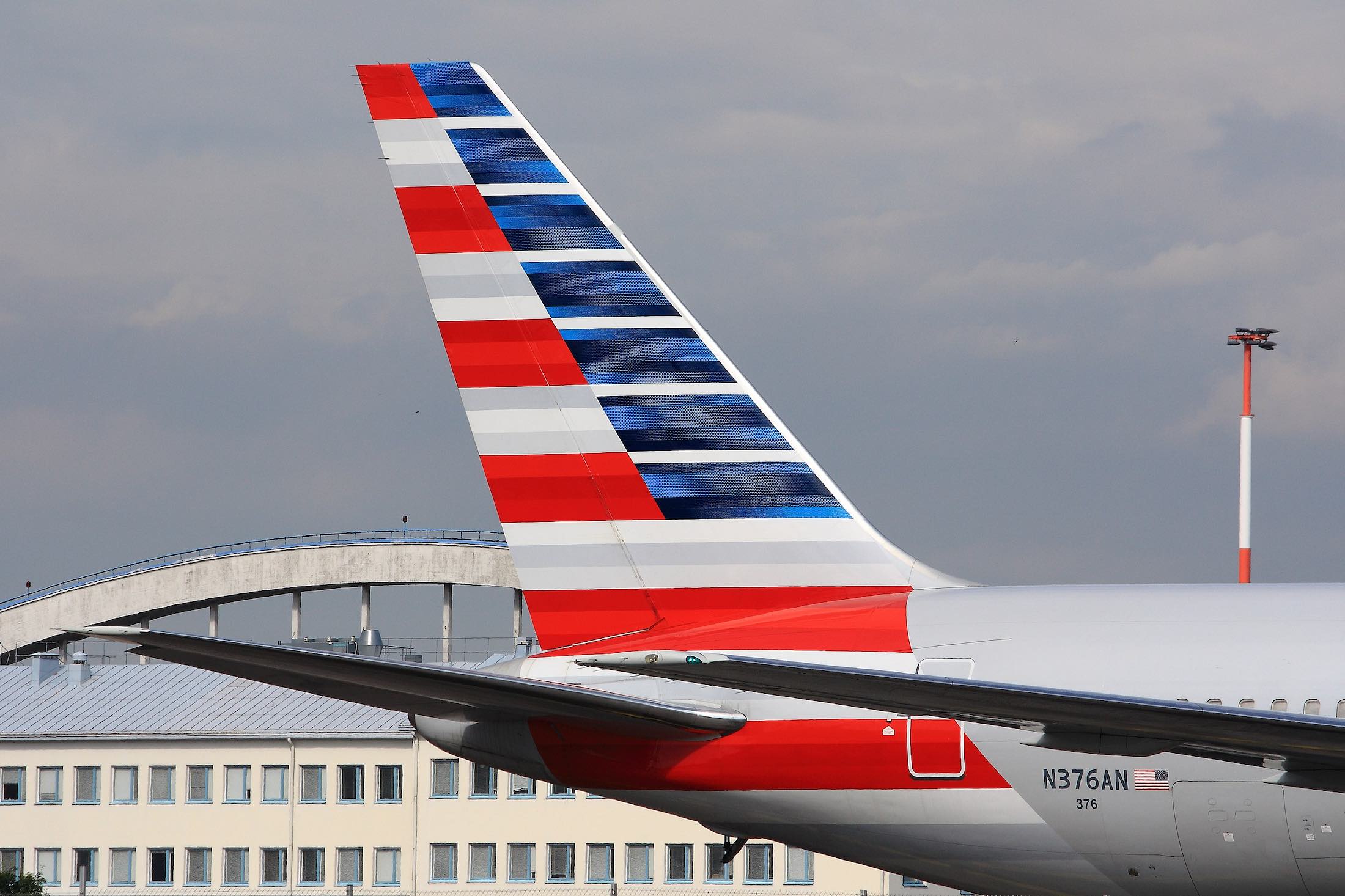 the tail of an airplane