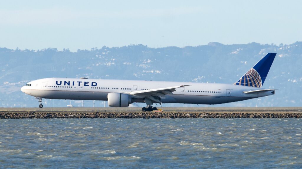 Israel At War: A 14-Hour Flight To Nowhere On United Airlines 777-300ER ...