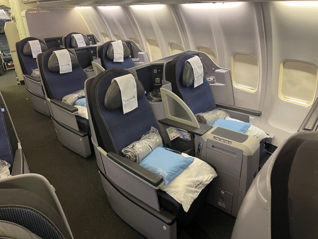 Review: United Airlines 757-200 Business Class - Live and Let's Fly