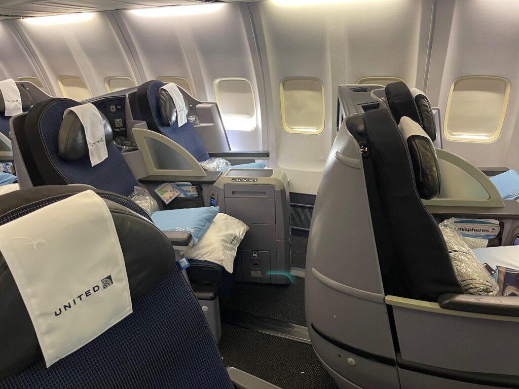 Review: United Airlines 757-200 Business Class - Live and Let's Fly