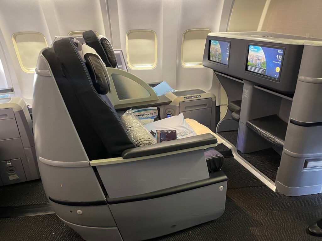 Review: United Airlines 757-200 Business Class - Live and Let's Fly