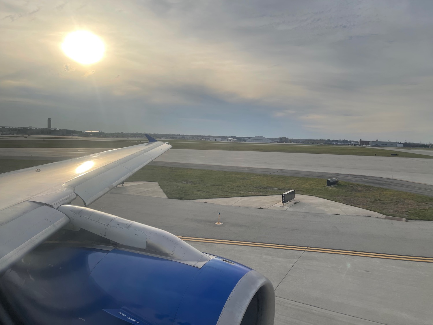 an airplane wing on a runway
