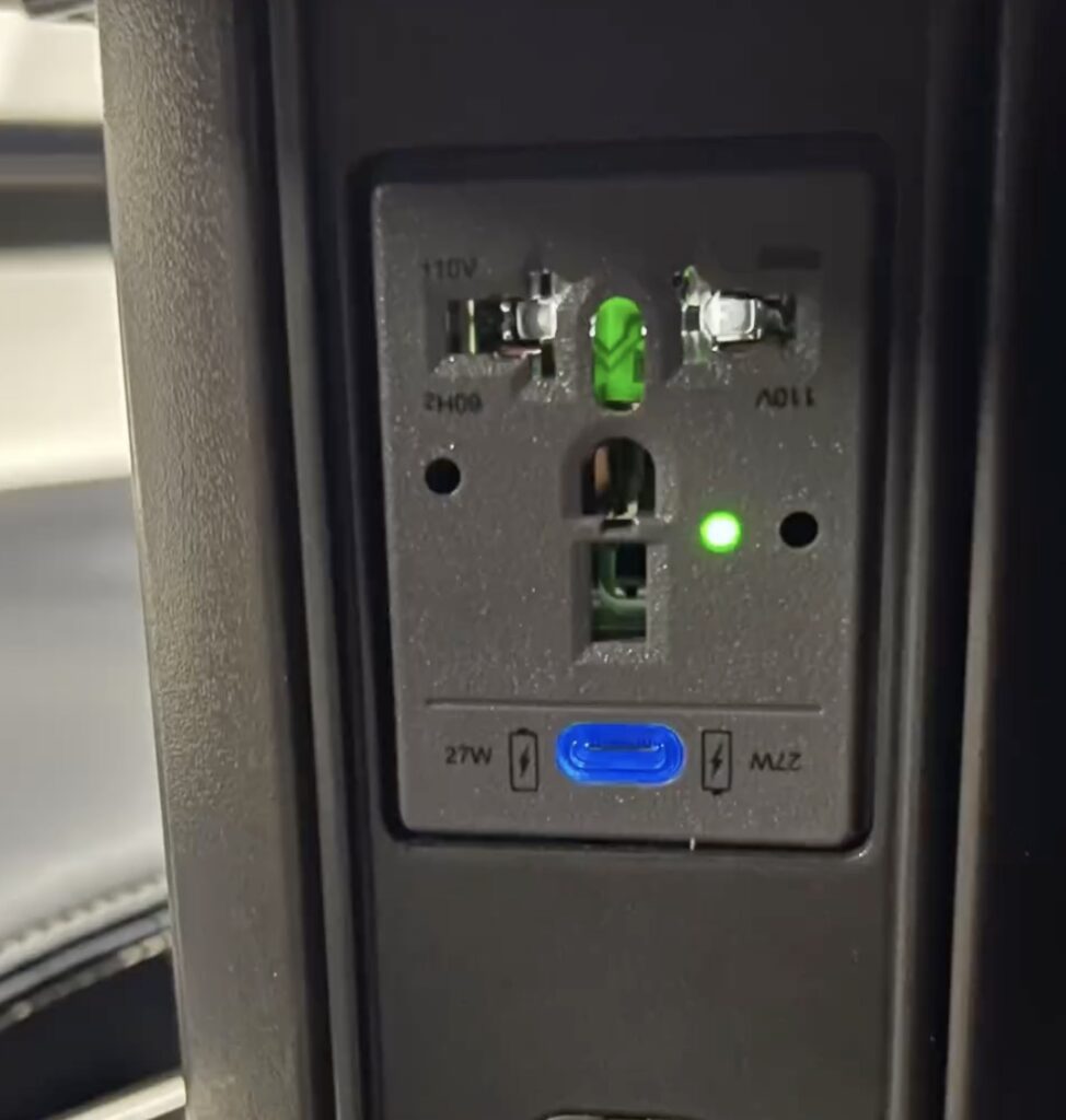 United Airlines Embraces Its "JetBlue" On New A321neo Live and Let's Fly