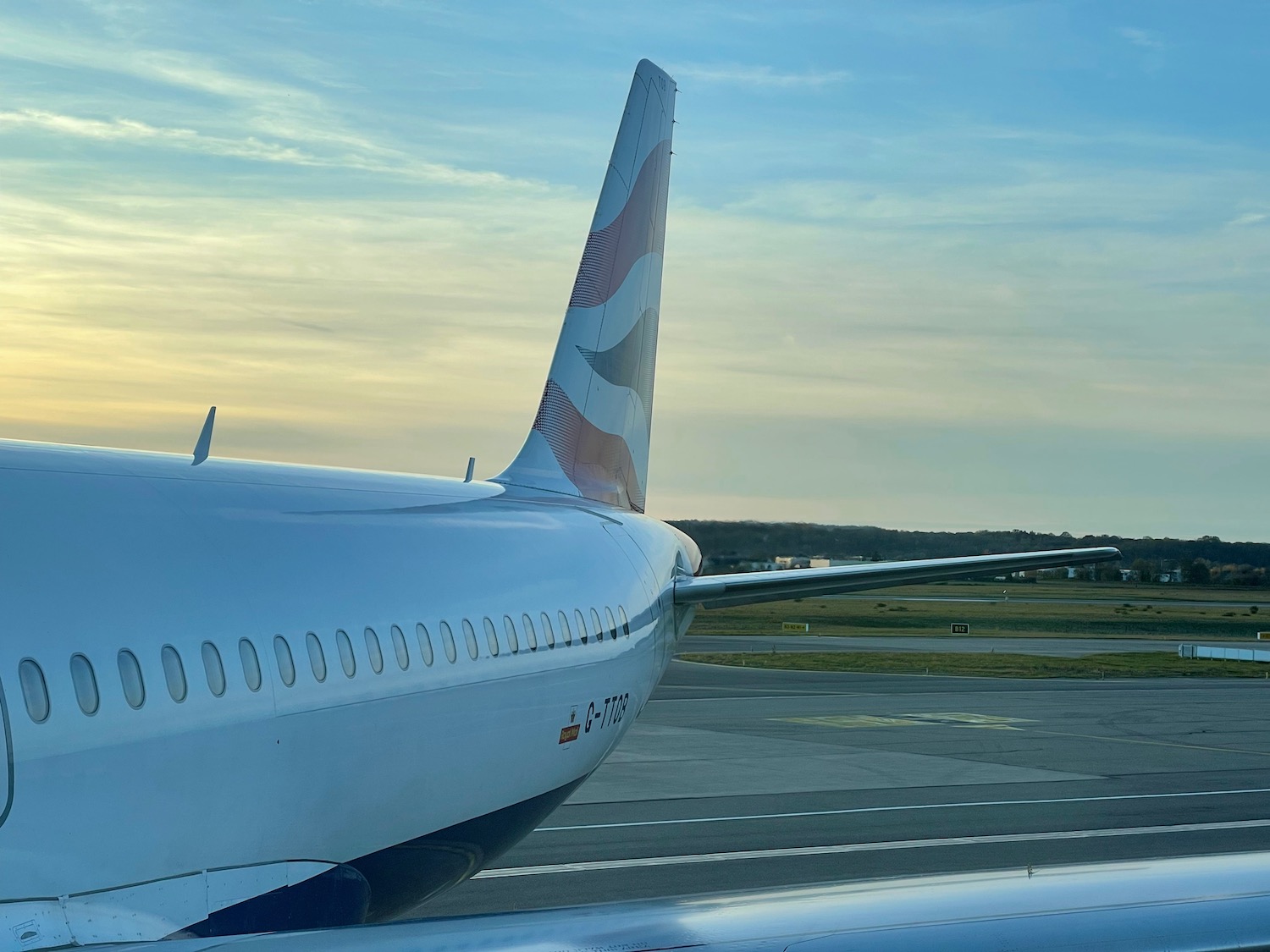 the tail of an airplane