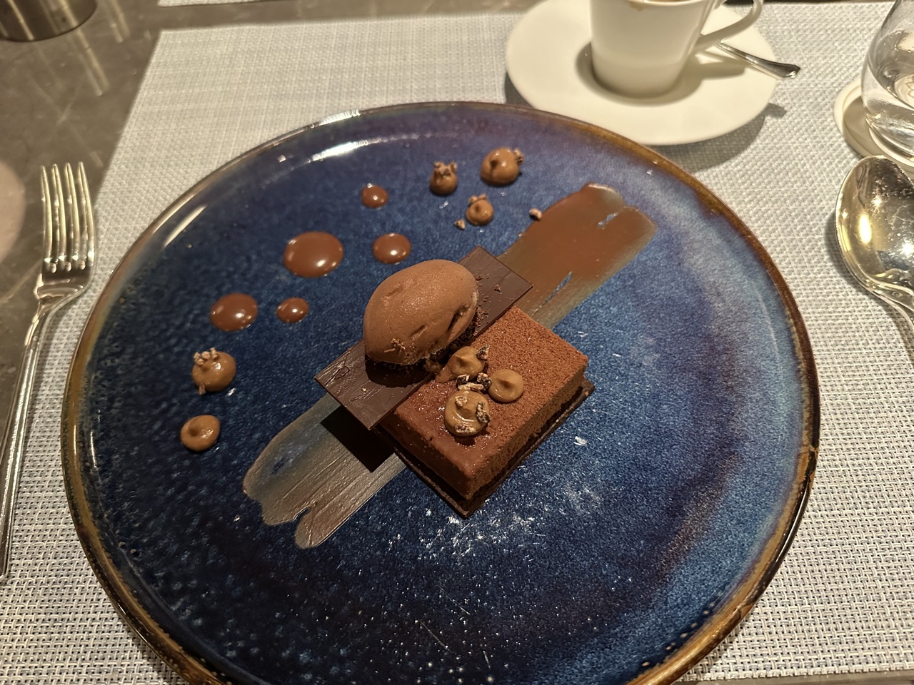 Explora Journeys med yacht club dessert