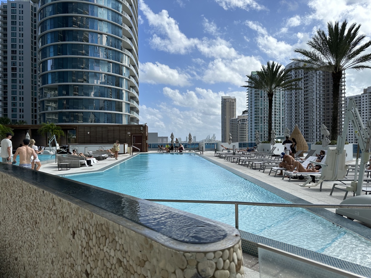 Kimpton Epic hotel miami pool