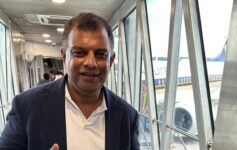 Tony Fernandes Singapore Airlines